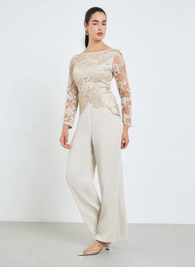 ستايلي جمبسوت للسهرة بأرجل واسعة وطبقة دانتيل